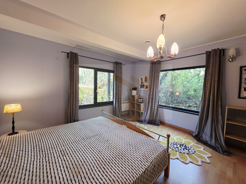 Resedinta exclusivista cu deschidere la Lacul Scrovistea.