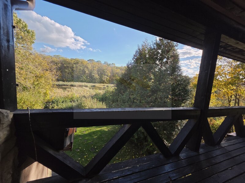 Resedinta exclusivista cu deschidere la Lacul Scrovistea.